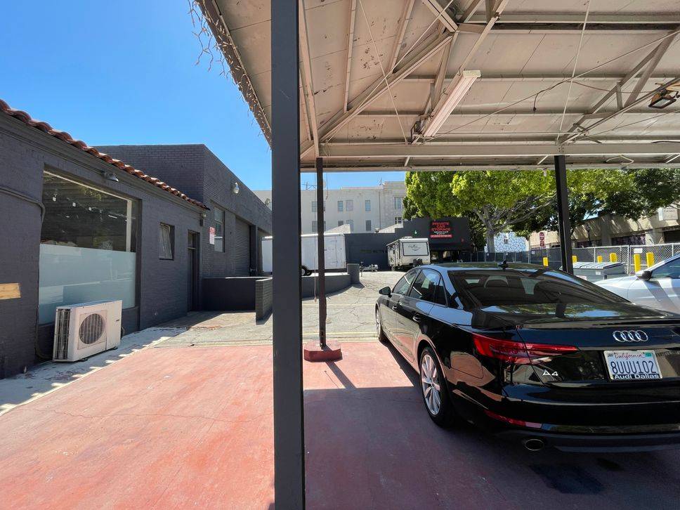 Pasadena, CA Retail Space for Lease 656 E Green St, Pasadena CA 91101